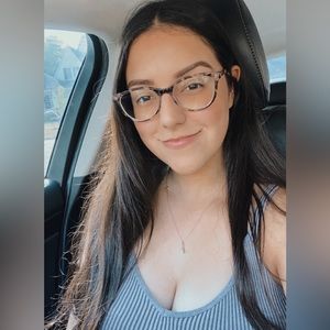 Meet your Posher, Devin